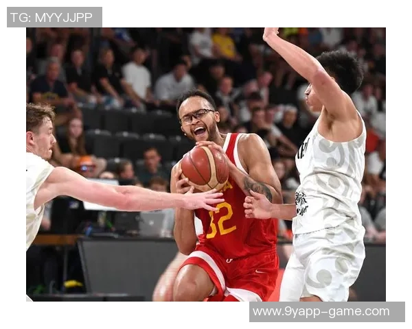 布克新赛季目标明确努力沟通助力每日进步稳步前行